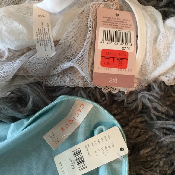 Pretty panties - Picture 3 of 3